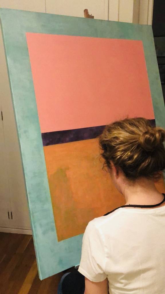 Teresa Berruguete pintando